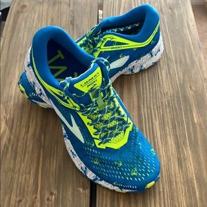 Ladies brooks launch Boston marathon shoes